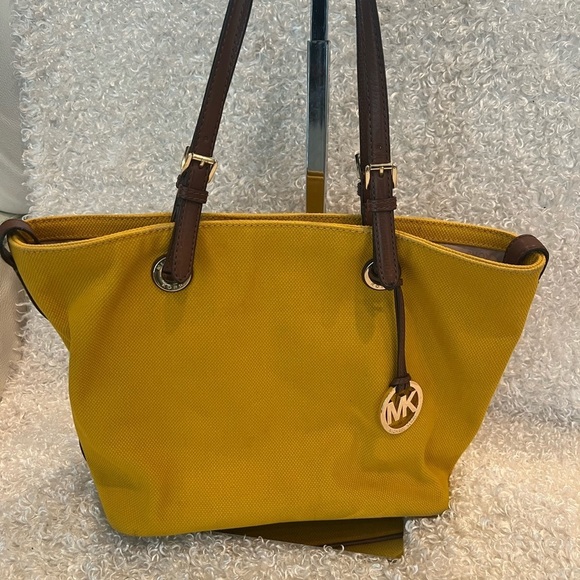 Michael Kors Yellow Saffiano Tote Shoulder Bag - Picture 2 of 16